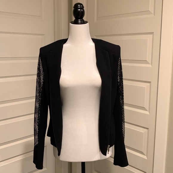 Women’s Blazer - Picture 3 of 16